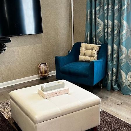 Cheerful 3 Bedroom Townhouse With Free Parking. 빌러리케이 외부 사진